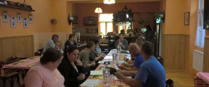 Gazdák tanácskoztak tanyáik villamosítása érdekében Gazdák tanácskoztak tanyáik villamosítása érdekében