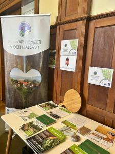 MNVH-stand2
